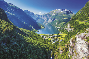 Geirangerfjord , ©Eva Bocek/Shutterstock